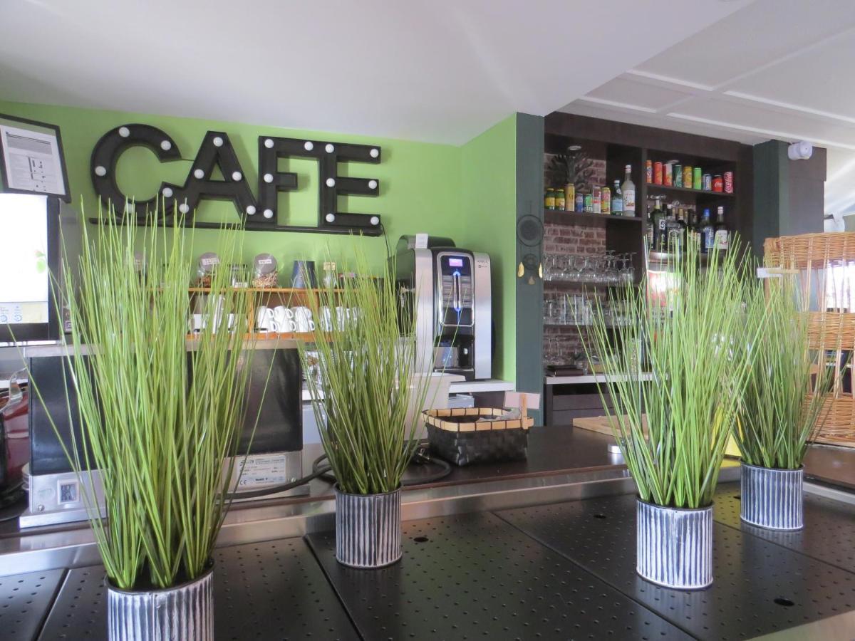 Hotel Kyriad Cap Sud Avignon Exterior foto